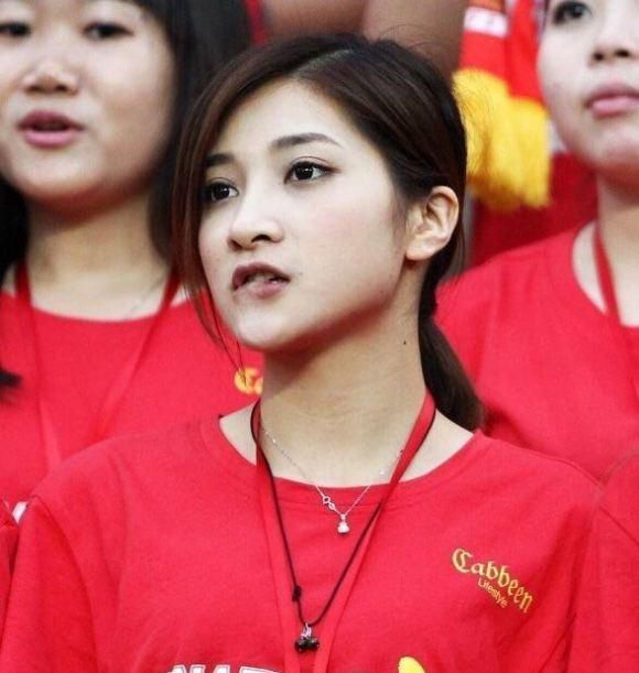 我的胸大被同学玩舒服